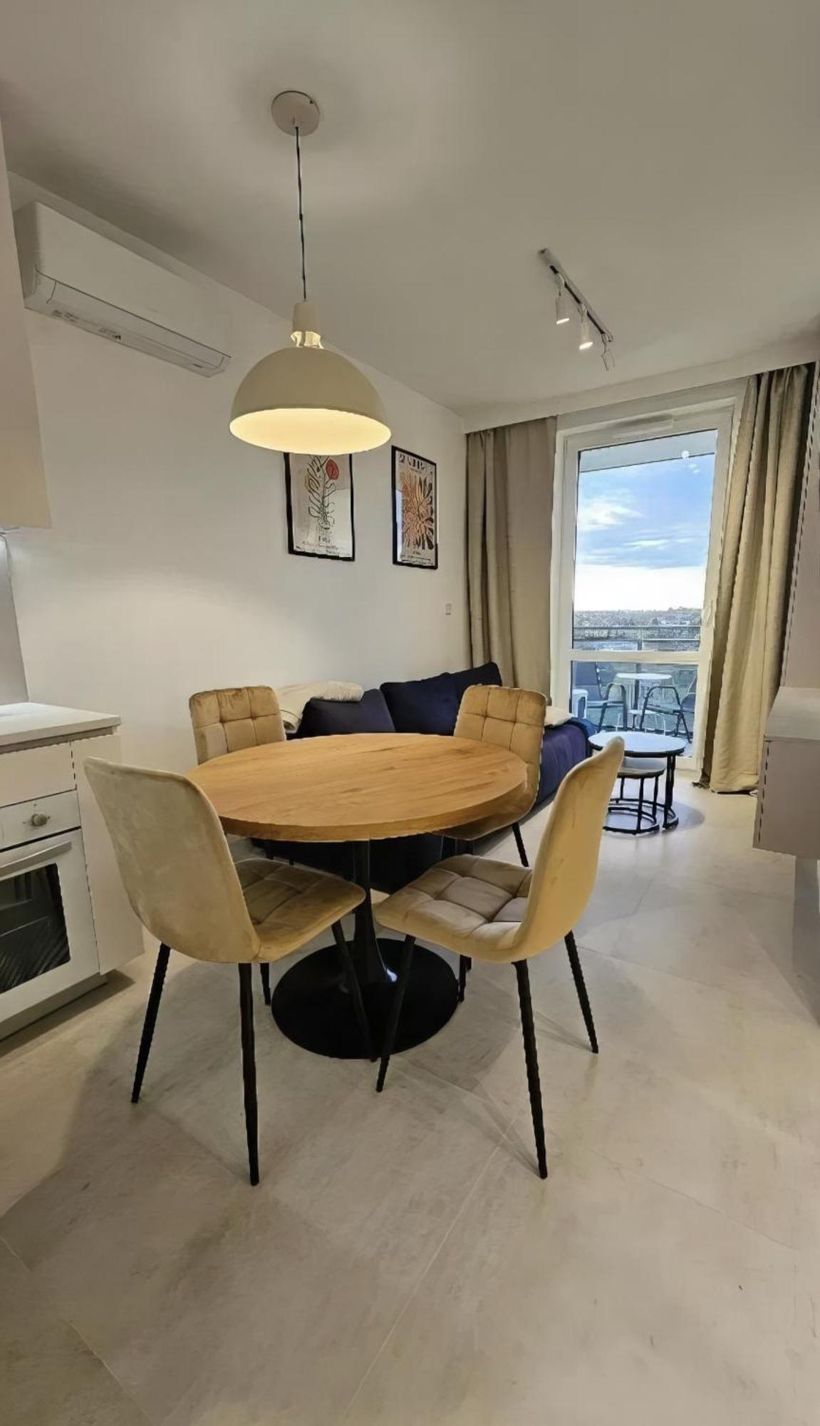 Apartament Fastate Warszawa
